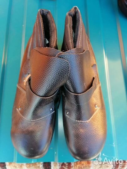 Ботинки сварочные, перчатки, костюм