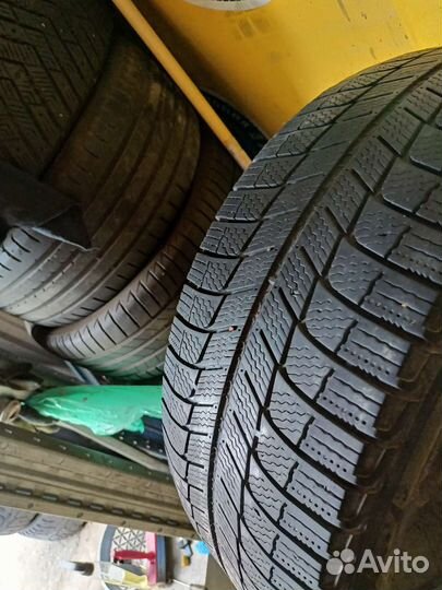Michelin X-Ice XI3 235/45 R18 98H