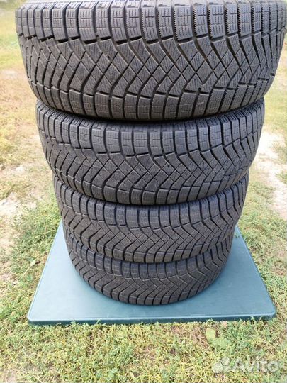 Pirelli Ice Zero FR 225/60 R17