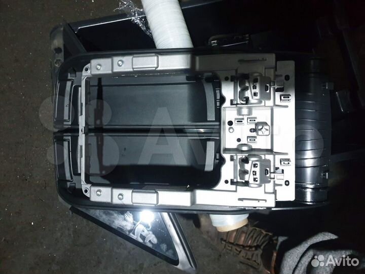 Подлокотник Ауди А8 Д4