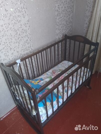 Детская кроватка