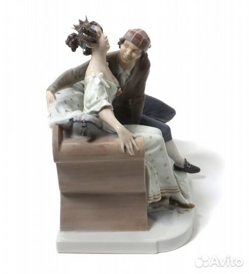 Фарфоровая фигура 