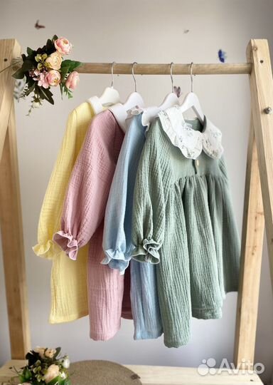 Муслиновые платья с воротником