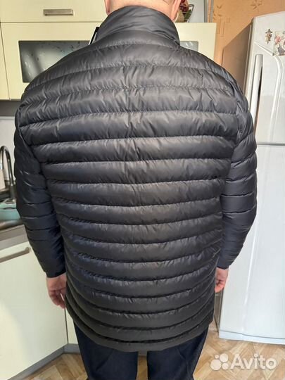 Продам демисезонную куртку tommy hilfiger