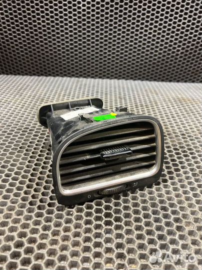 Дефлектор печки передний левый Volkswagen Golf MK