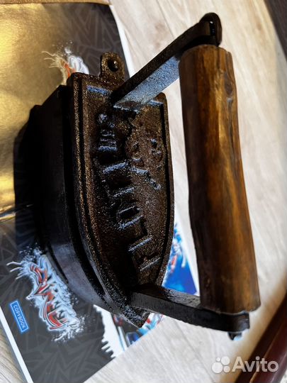 Утюг чугунный старинный