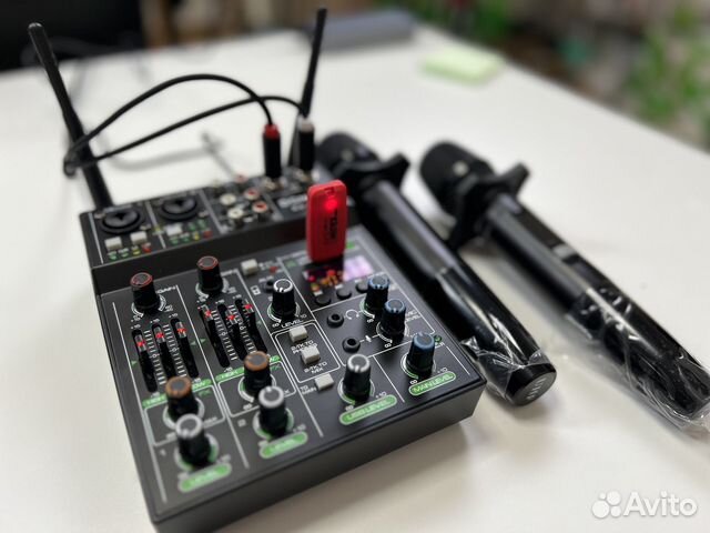 Микшерный пульт для караоке и радиомикрофоны