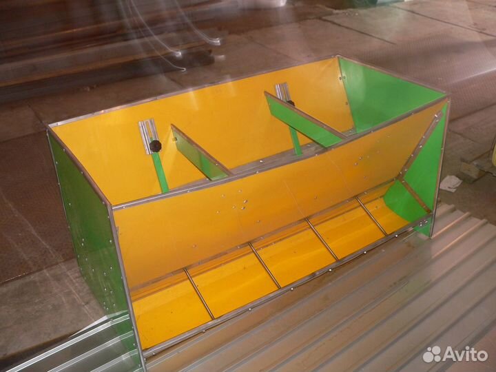 Кормушки для животных