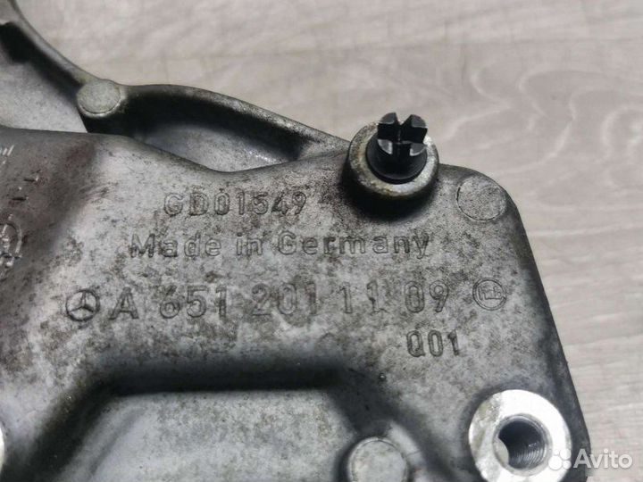 Крышка двигателя Mercedes OM651