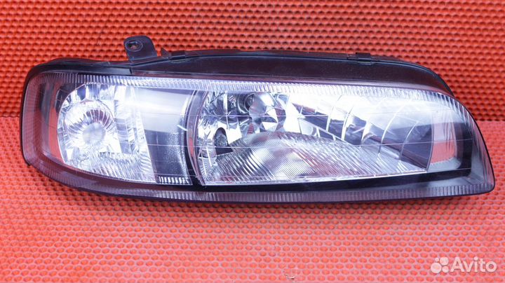 Фара правая Renault Samsung SM3 Z.E. 53502517R