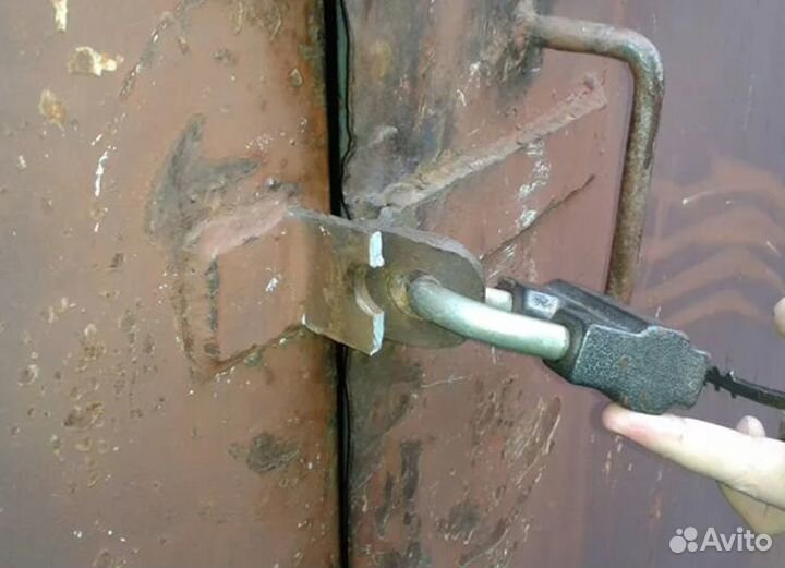 Авто, двери, гаражи, сейфы вскрытие