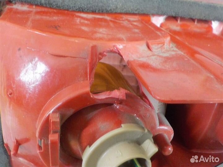 Фонарь задний левый Toyota RAV4 (XA20) 2000-2005