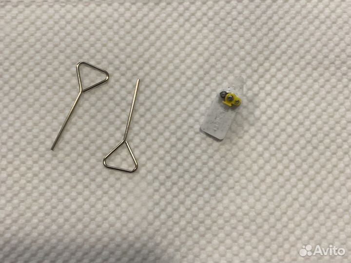 Винт в зубную пластинку