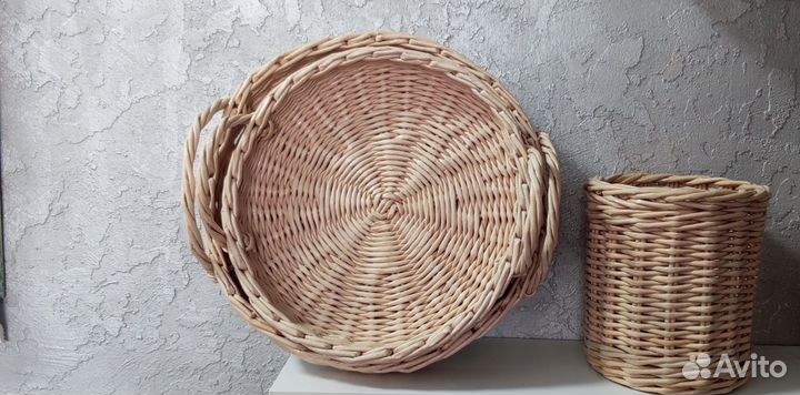 Корзина плетеная /поднос плетенный
