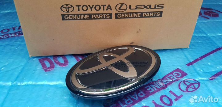 Эмблема дистроника Тойота Corolla 2018-2021