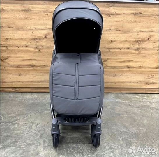 Коляска прогулочная