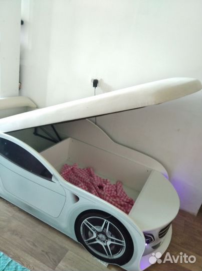 Кровать машина детская