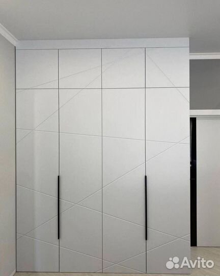 Шкаф распашной