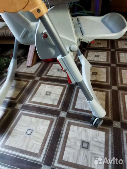 Столик для кормления ребенка