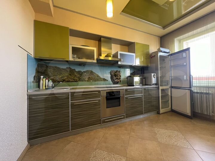 2-к. квартира, 60 м², 10/17 эт.