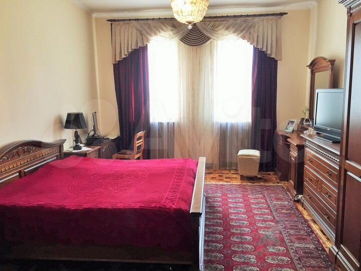 2-к. квартира, 105 м², 2/9 эт.