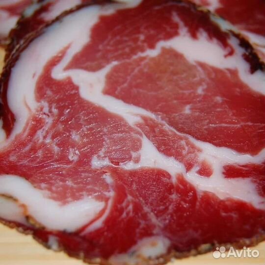 Деликатесное сыровяленое мясо