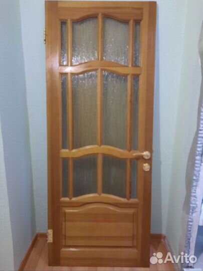 Двери межкомнатные из массива