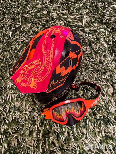 Кроссовый шлем Fox v1