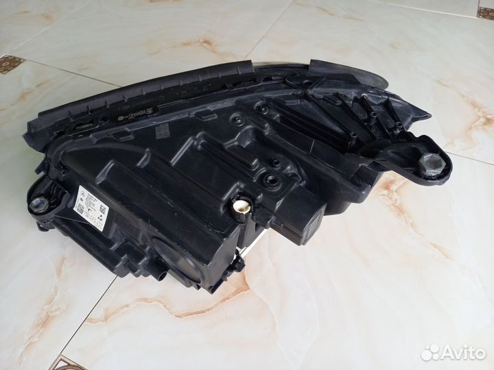 Фара правая mercedes 213