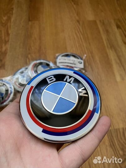 Оригинальная юбилейная эмблема BMW