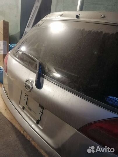 Задняя дверь Nissan wingroad