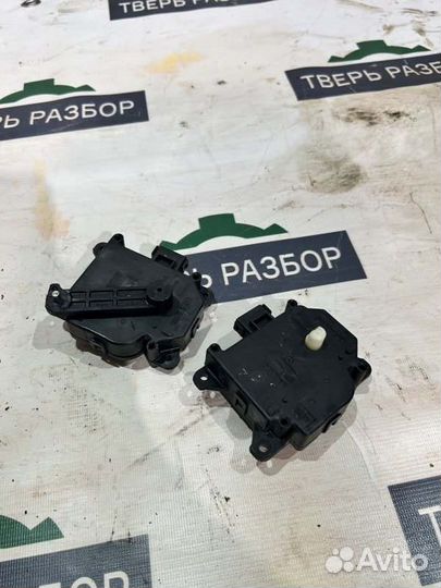 Сервопривод заслонок печки Honda Pilot 2 2003-2008
