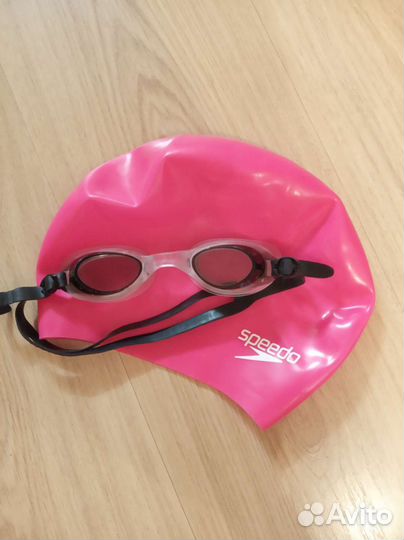 Купальник фирмы Matalan, очки, шапочка