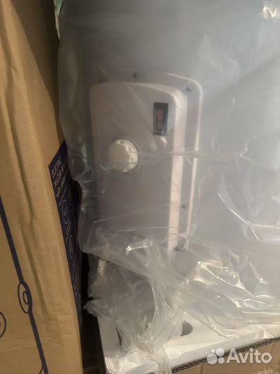 Водонагреватель Electrolux EWH 200 axiomatic Proff