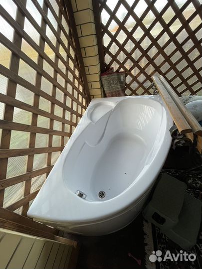 Ванна акриловая