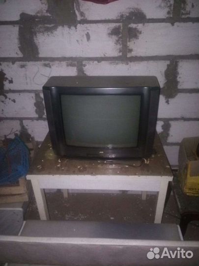 Телевизор на запчасти