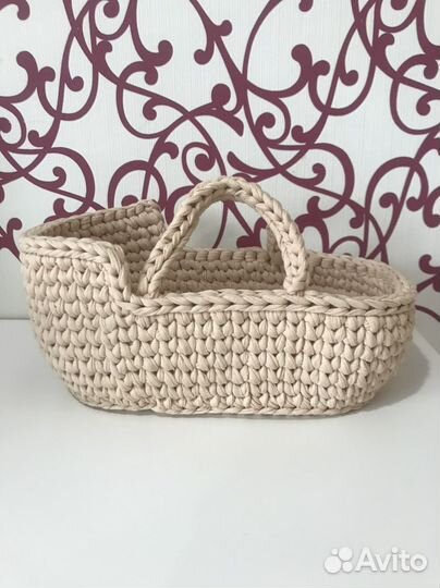 Вязаная люлька для куклы