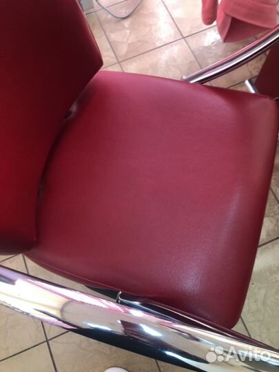 Парикмахерское кресло