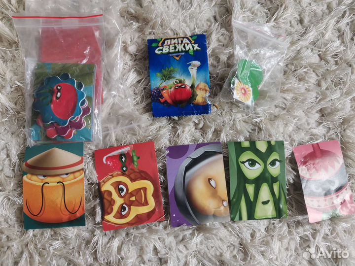 Карточки Миньонов, троллей и из Ленты