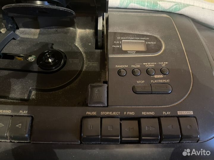 Кассетный магнитофон sharp