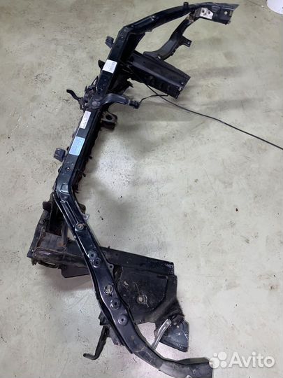 Телевизор (рамка радиатора) Subaru Legacy BL BL5