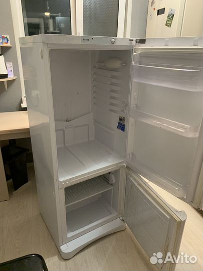 Холодильник indesit