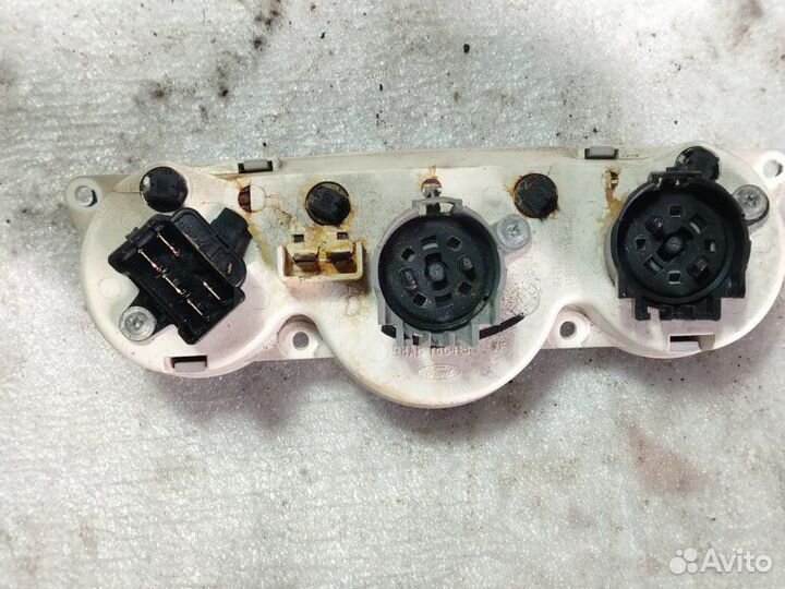 Блок управления печкой Ford Focus 1 хэтчбек 5 дв