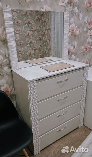 Комплект - тумба под тв, комод, тумбочки