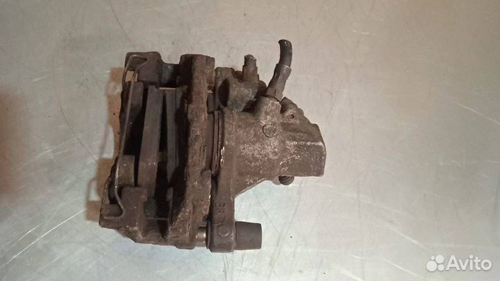 Суппорт тормозной задний правый Mazda 3 BK 2004