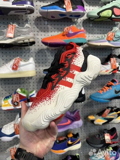 Кроссовки баскетбольные adidas trae young 3 40,5