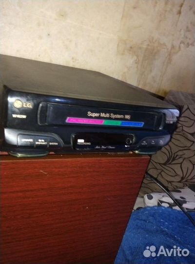 Видеомагнитофон LG