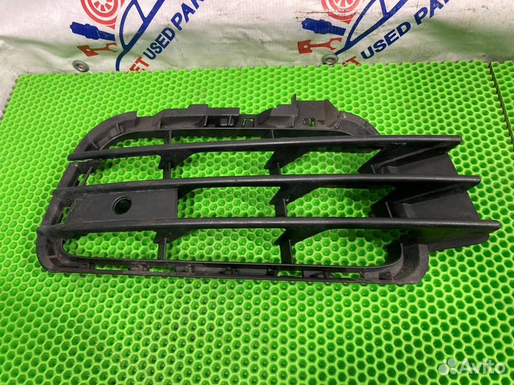 Решетка бампера передняя правая Volkswagen Touareg