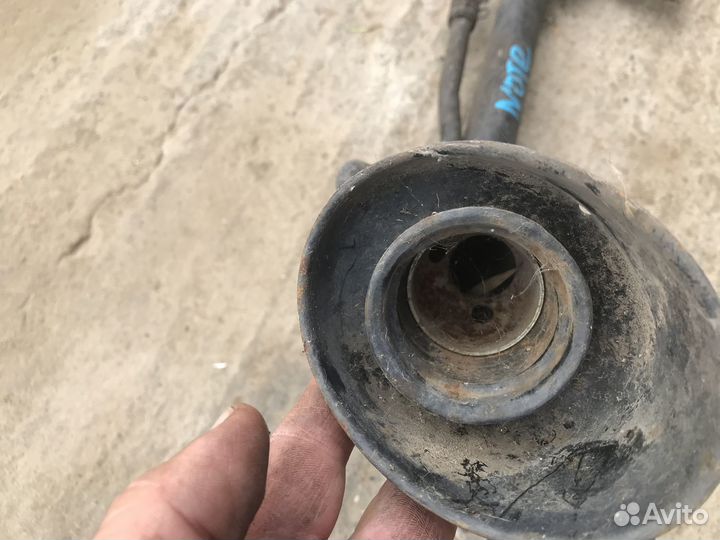 Nissan Note E11 Заливная горловина бака б/у