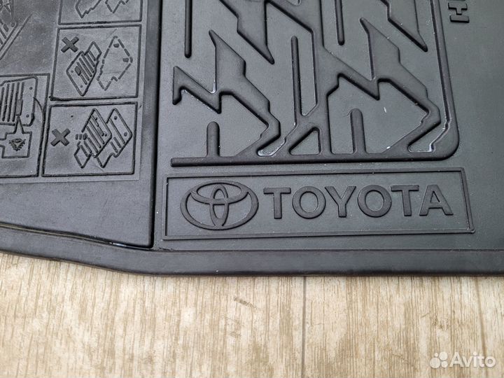 Коврики в салон Toyota Hilux 8 (2015-н.в) оригинал